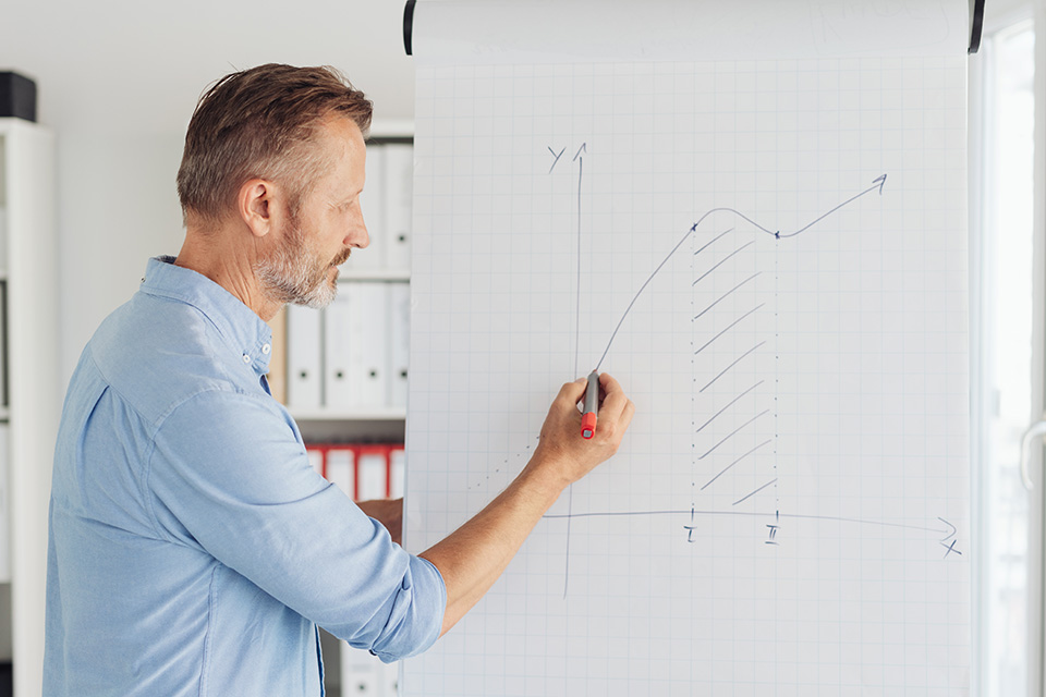 Formation initiale diagnostiqueur immobilier vs formation continue : que choisir ?